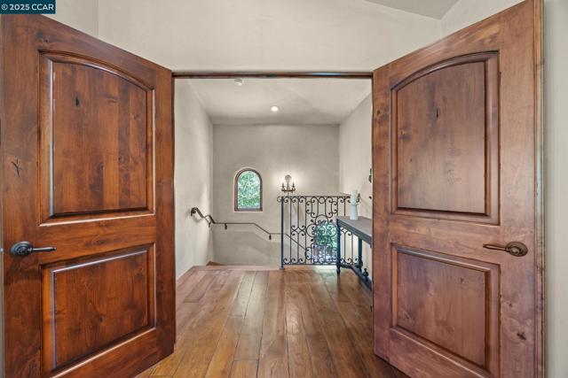 80 Rheem Blvd, Orinda CA: https://media.crmls.org/mediaz/94b785bb-79c9-4423-a430-9d2d6ca06f51.jpg