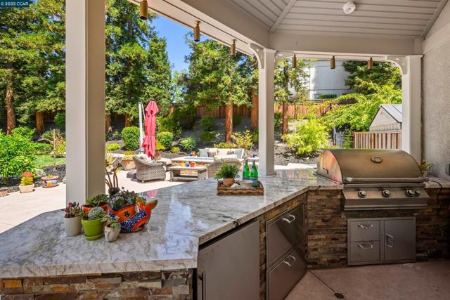 4405 Deer Ridge Rd, Danville CA: https://media.crmls.org/mediaz/94b7ea88-025e-4144-8e34-a6b126e906f4.jpg