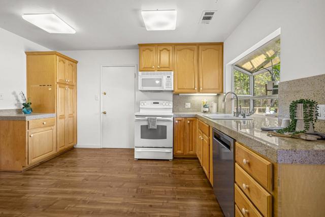 1394 Pauline Drive, Sunnyvale CA: https://media.crmls.org/mediaz/94b83fa7-efc3-4d50-bb62-24797c57db99.jpg
