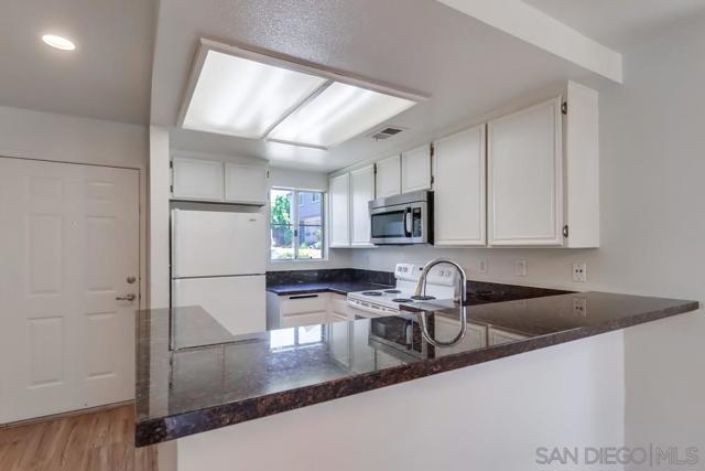 8945 Arlingdale Way, Spring Valley, California 91977, 2 Bedrooms Bedrooms, ,2 BathroomsBathrooms,Condominium,For Sale,Arlingdale Way,250032679SD