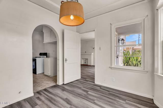4419 4419 1/2 Corliss Street, Los Angeles CA: https://media.crmls.org/mediaz/94b8d679-01bc-4ab0-9c1c-f6a0336ad258.jpg