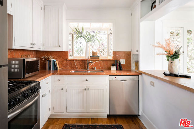 306 Windward Avenue photo 8