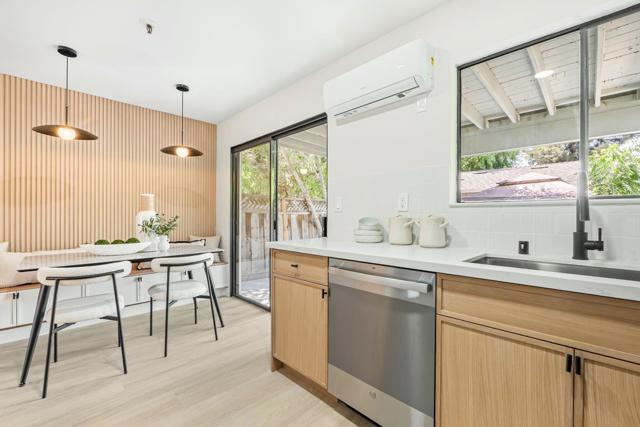 457 Sierra Vista Avenue, Mountain View CA: https://media.crmls.org/mediaz/94b9f9bf-09e6-4c74-8349-d98cacf5e1fb.jpg