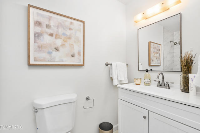951 Tapies Court, Newbury Park CA: https://media.crmls.org/mediaz/94ba5a40-cafb-4b7a-a5f7-9392b784b840.jpg