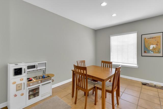 2640 Escala Circle, San Diego CA: https://media.crmls.org/mediaz/94ba5cfa-d794-4994-8e11-d4525bfc83f9.jpg