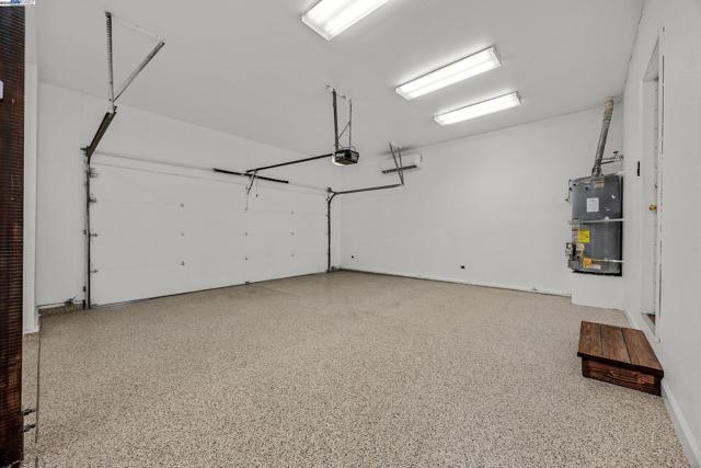 2380 Wayfarer Dr, Discovery Bay CA: https://media.crmls.org/mediaz/94bb4dba-de00-4316-b17c-efd84475eb1f.jpg
