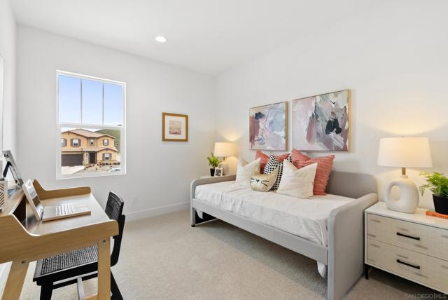 948 Visalia Pl, San Marcos CA: https://media.crmls.org/mediaz/94bbce7b-0ef0-4a81-9012-972b0fa4ea65.jpg