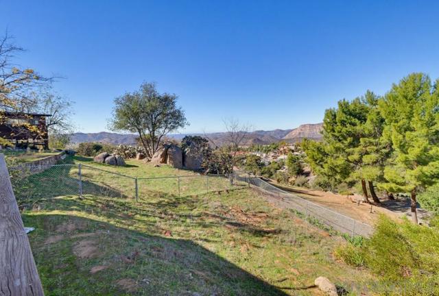 602 Starbright Ln, Alpine CA: https://media.crmls.org/mediaz/94bc3d6e-42f6-4c6a-a56c-d27021e9ee71.jpg