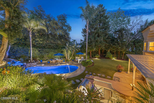 1732 Crooked Trail Place, Westlake Village CA: https://media.crmls.org/mediaz/94bc4ef6-5315-4154-807b-d6ec1f4a706c.jpg