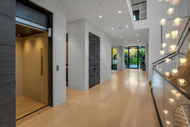 88 Tuscaloosa Avenue, Atherton CA: https://media.crmls.org/mediaz/94bc7bae-efb2-4826-b744-03be499ad749.jpg