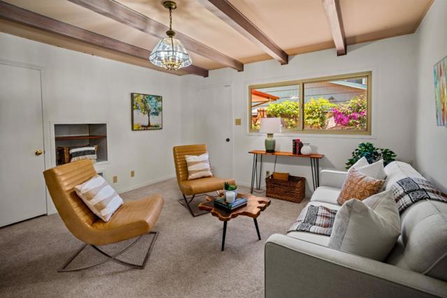 30 Santa Ana Drive, Salinas CA: https://media.crmls.org/mediaz/94bcbf55-8d7f-4273-9b4f-2a30e98b9595.jpg