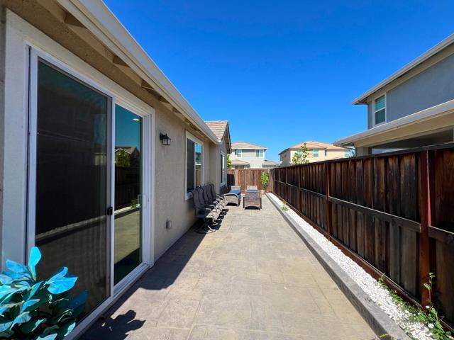1460 Waterwheel Lane, Hollister CA: https://media.crmls.org/mediaz/94bd75ab-8136-491a-9c79-bfc721f92be6.jpg