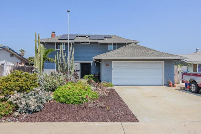 Detail Gallery Image 2 of 33 For 211 Bearing Ln, El Cajon,  CA 92019 - 5 Beds | 2/1 Baths