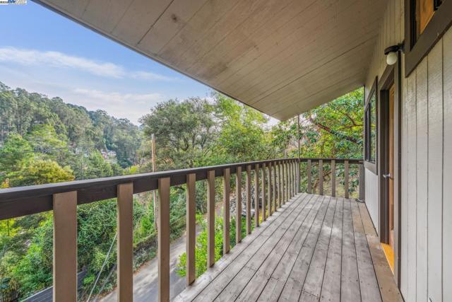 7171 HOMEWOOD DRIVE, Oakland CA: https://media.crmls.org/mediaz/94bdcc85-abc2-423e-aebd-12d5c357e95d.jpg