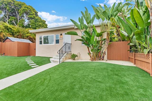 4725 Saratoga Avenue, San Diego CA: https://media.crmls.org/mediaz/94bdf206-0c79-4d7a-9286-633f62259bb4.jpg