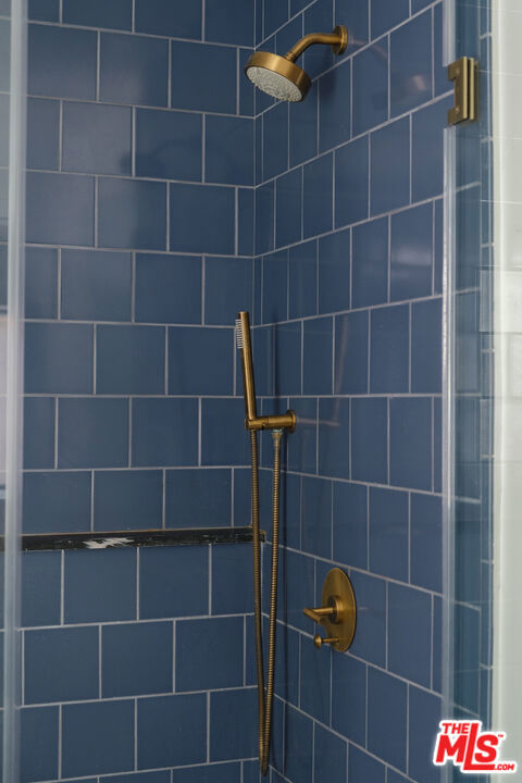https://media.crmls.org/mediaz/94be3c6c-69aa-4ea3-bed5-452752be61cf.jpg?preset=X-Large