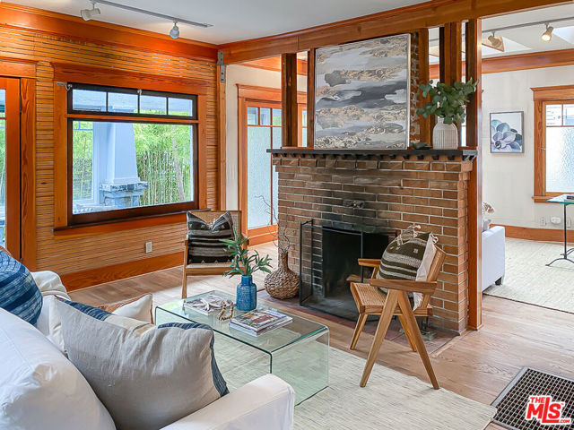 1666 ELECTRIC Avenue photo 3