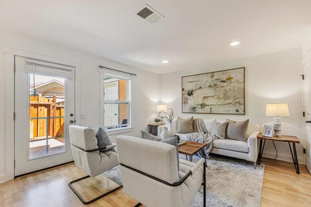 865 Carlisle Way, Sunnyvale CA: https://media.crmls.org/mediaz/94bf95b9-40aa-42de-bd35-9b74d871550b.jpg