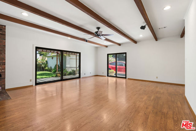 3016 Greenfield Avenue, Los Angeles CA: https://media.crmls.org/mediaz/94bfda17-b202-4994-8388-db2a21bc5239.jpg
