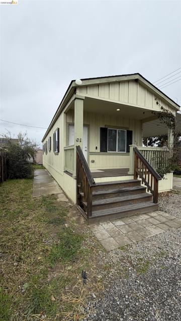 4449 S Carpenter RD, Modesto CA: https://media.crmls.org/mediaz/94c03d30-b0b9-4826-a94a-b82ac7db9059.jpg