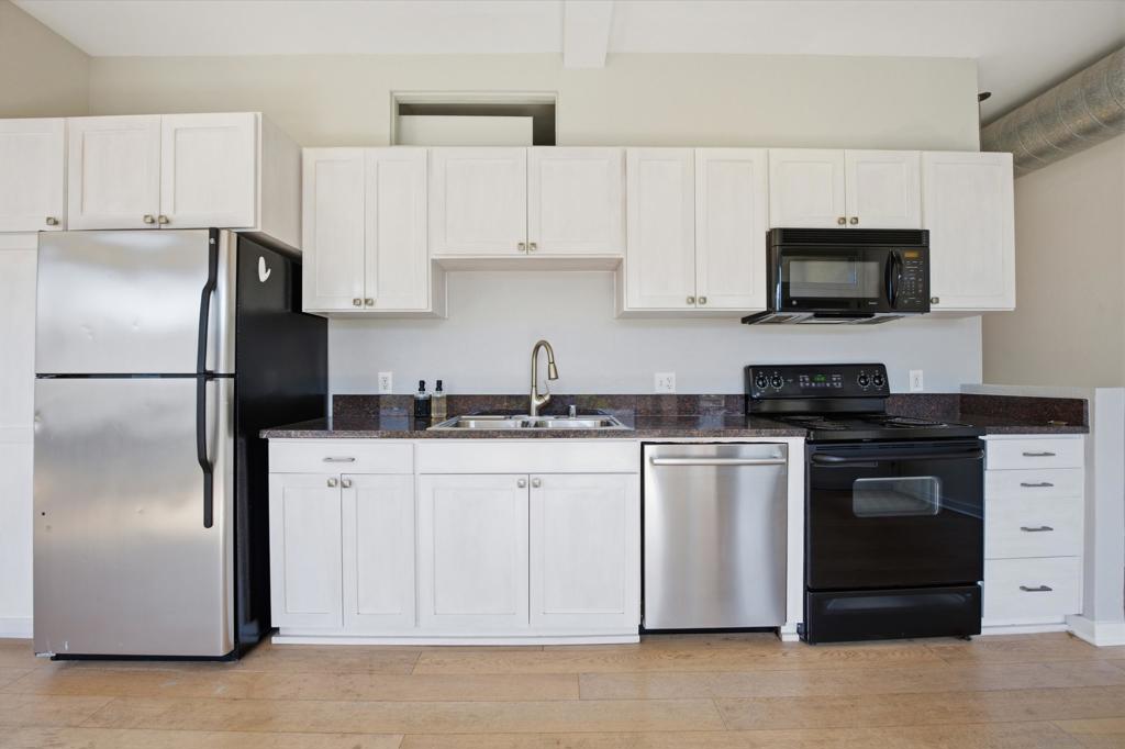 777 6th Ave - photo 8