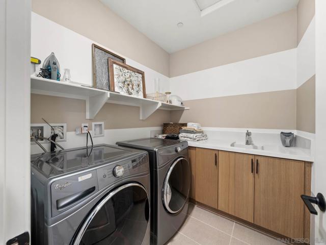 916 Camino Aldea, Chula Vista CA: https://media.crmls.org/mediaz/94c086fc-8f3e-425e-b75f-6df089916a83.jpg