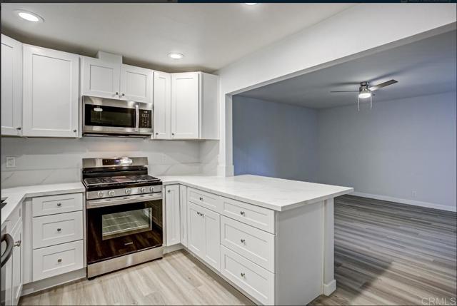 Detail Gallery Image 3 of 8 For 141 Johnston Ln #4,  San Marcos,  CA 92069 - 2 Beds | 1 Baths