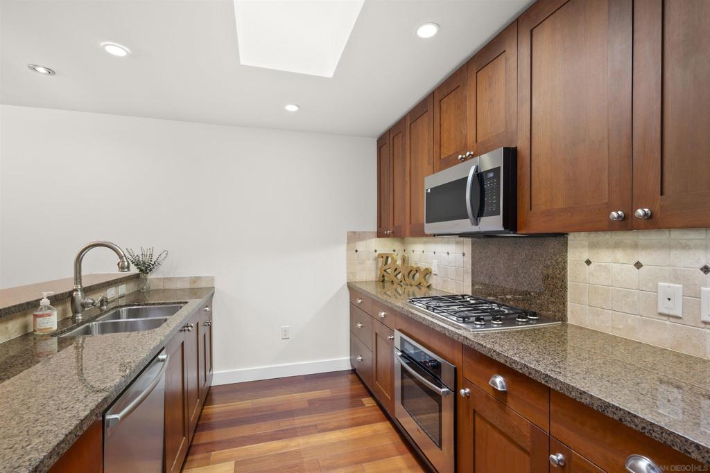 700 E Street - photo 11