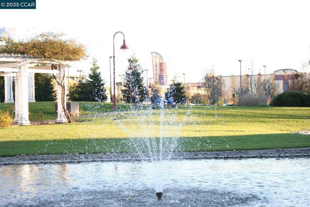 190 Cleaveland Rd, Pleasant Hill CA: https://media.crmls.org/mediaz/94c17e6b-7e06-4e1f-b6c7-837735357213.jpg