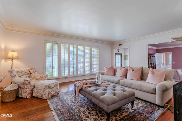 2727 Hollister Terrace, Glendale CA: https://media.crmls.org/mediaz/94c1adfa-c644-4687-b031-25c1c0dd3d19.jpg