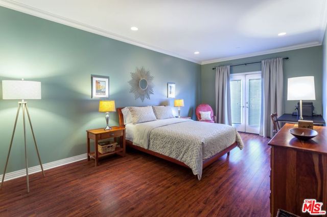 1862 S Bentley Avenue, Los Angeles CA: https://media.crmls.org/mediaz/94c24c97-6530-48ec-9c34-f437ab93e4b2.jpg