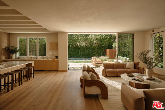 5 Bed Home for Sale in Los Angeles, California