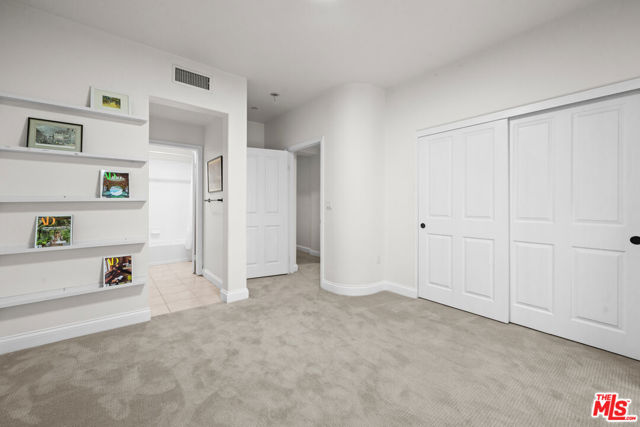 12975 Agustin Place, Playa Vista CA: https://media.crmls.org/mediaz/94c27f84-bccc-40e4-97f3-d8d12954345a.jpg