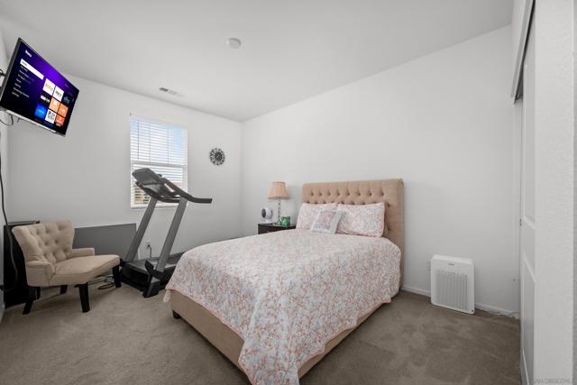 Image 20 of 32 For 38512 Rosegate Pl