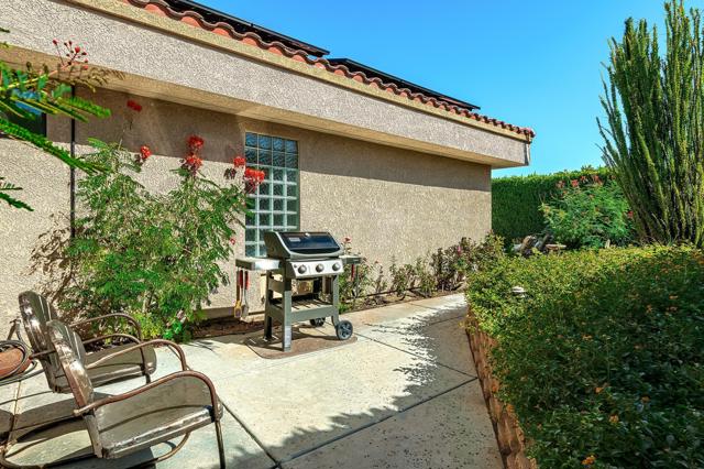 21 Mission Palms W, Rancho Mirage, CA 92270