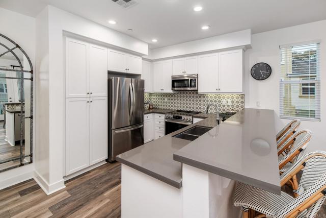 Detail Gallery Image 7 of 46 For 1115 Sea Glass Way, Oceanside,  CA 92054 - 2 Beds | 2/1 Baths