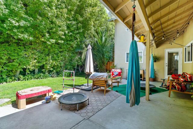 810 Cambridge Avenue, Menlo Park CA: https://media.crmls.org/mediaz/94c40f90-2a61-43c5-8fee-06af086ae03a.jpg
