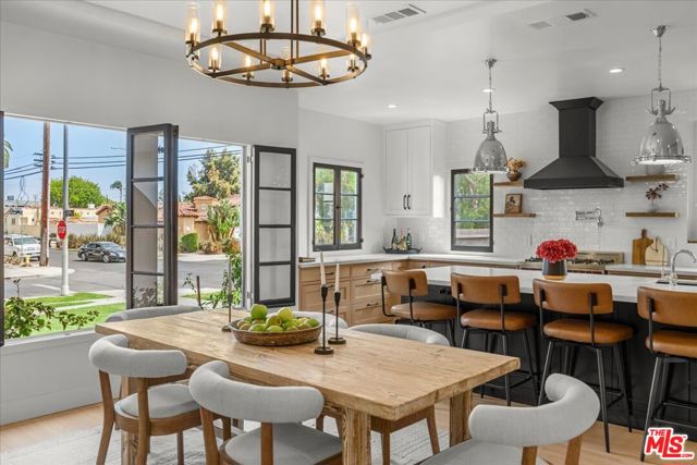 1663 S Ogden Drive, Los Angeles CA: https://media.crmls.org/mediaz/94c41ef2-6aca-4734-b995-bc543068b31d.jpg