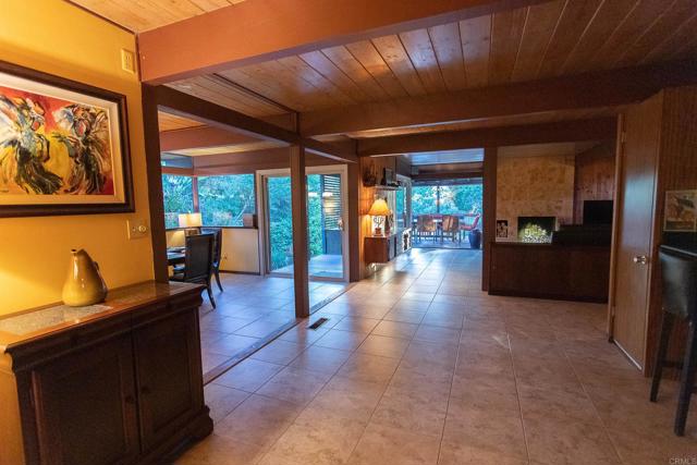 3216 Fair Oaks Ln, Spring Valley CA: https://media.crmls.org/mediaz/94c4840c-8464-4ec5-92e7-ea9b37e815b0.jpg
