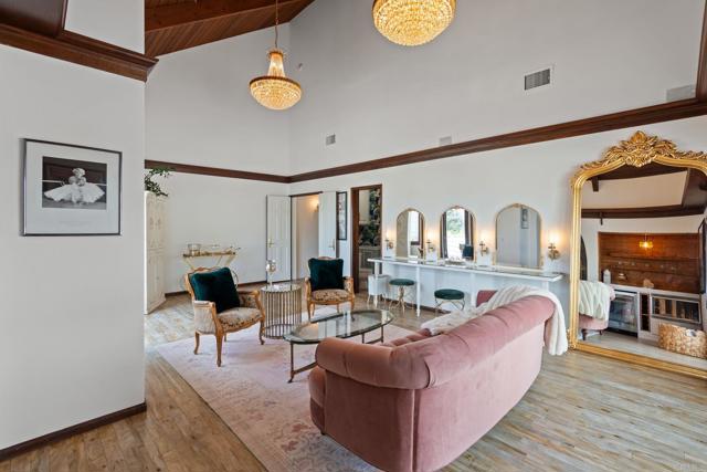 Image 38 of 75 For 4938 San Jacinto Circle