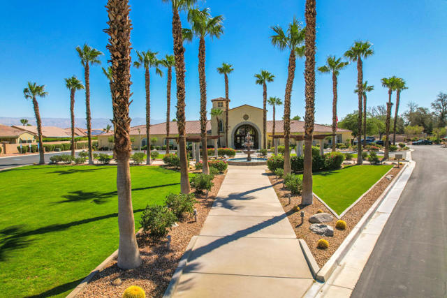 3854 Blue Sky Way, Palm Springs CA: https://media.crmls.org/mediaz/94c56996-8df3-4f01-9085-d5c72826186f.jpg