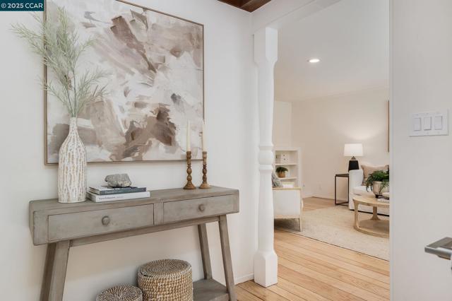 3402 Goyak Dr, Lafayette CA: https://media.crmls.org/mediaz/94c590c4-579b-4430-89f0-b065a51352f7.jpg