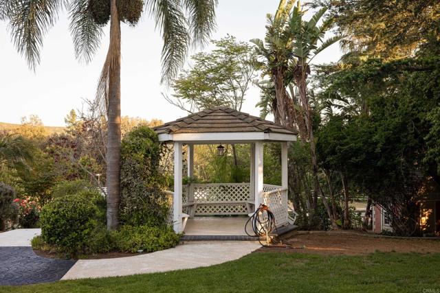 15017 Skyridge Road, Poway CA: https://media.crmls.org/mediaz/94c5c5f3-a0f0-4b14-bc73-4ac81028a446.jpg