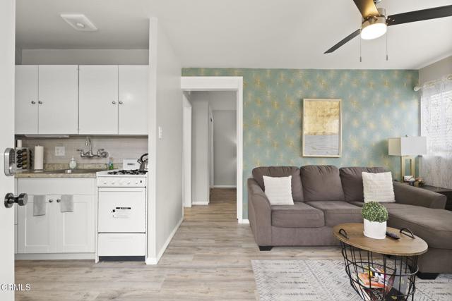 1132 1142 Pittsfield Lane, Ventura CA: https://media.crmls.org/mediaz/94c5e779-0d7d-4f80-b7a9-b7e91f70bf3f.jpg