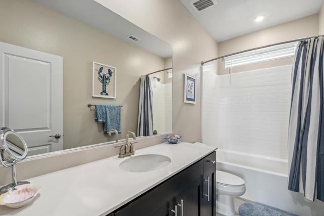 27661 Heritage Ln, Valley Center CA: https://media.crmls.org/mediaz/94c645a1-ae78-4cc6-bcf8-016180372d07.jpg