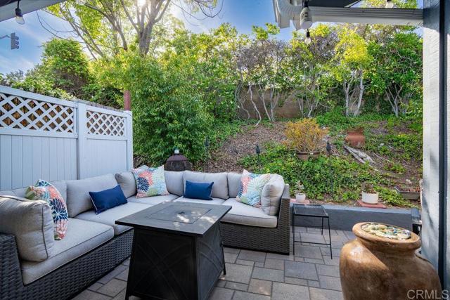 1302 El Corral Lane, San Marcos CA: https://media.crmls.org/mediaz/94c70c0e-1540-4b2a-b672-180c663b5371.jpg