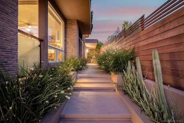 1521 Neptune Ave, Encinitas CA: https://media.crmls.org/mediaz/94c7431f-c850-48b4-af1c-f286b0e9f3e5.jpg