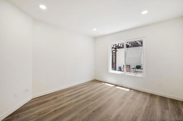 17676 Corte Sobrado, San Diego CA: https://media.crmls.org/mediaz/94c76f94-96e1-4eea-befb-17e4c6a1690d.jpg