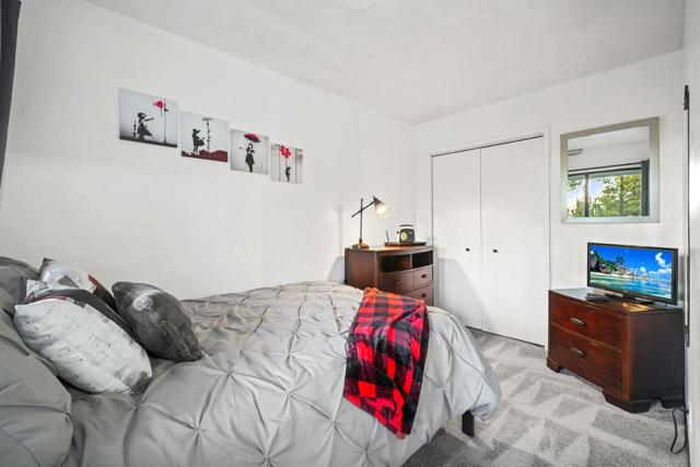 574 Lucerne Drive Drive, Big Bear CA: https://media.crmls.org/mediaz/94c8cde0-61f2-4d68-912f-36d4d5798e81.jpg