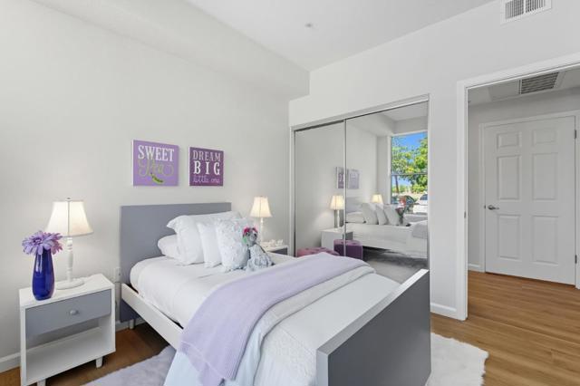 401 Baltic Circle, Redwood City CA: https://media.crmls.org/mediaz/94c8d681-7544-4d7f-a2c1-c75457198753.jpg